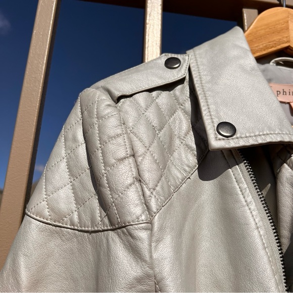 ⬇️Philosophy Women’s Zipper Jacket Size M Color Gray/Silver Looking Lots of Zips - Picture 4 of 15